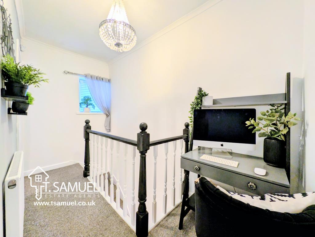 Pxl 20251105 145612237~2