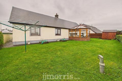 undefined, Efailwen, Clynderwen