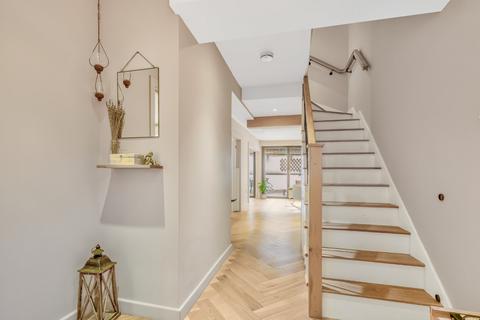 3 bedroom flat for sale, Belsize Road, South Hampstead, London, NW6