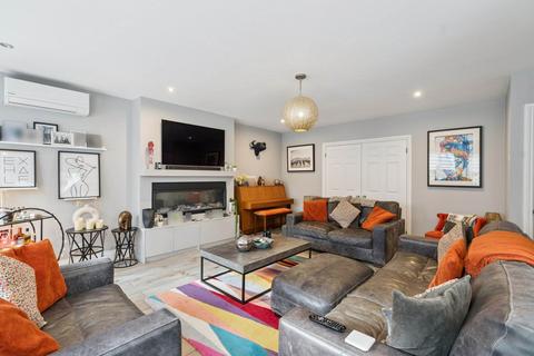 undefined, Ashlyn Close, Bushey