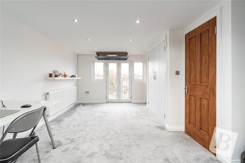 4 bedroom terraced house for sale, Hazelmere Gardens, Hornchurch, RM11