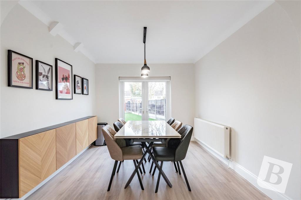 Living/Dining Area
