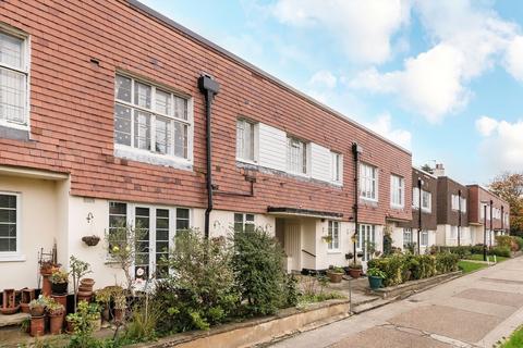 Crown Lane Gardens, London SW16