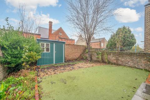 3 bedroom flat to rent, Inman Road, Willesden, London, NW10