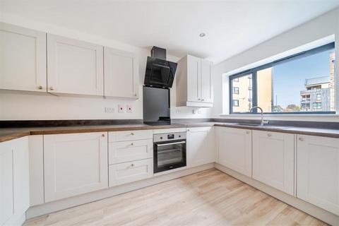 2 bedroom terraced house to rent, Bridgewater Close, Nottingham, Nottinghamshire, NG2