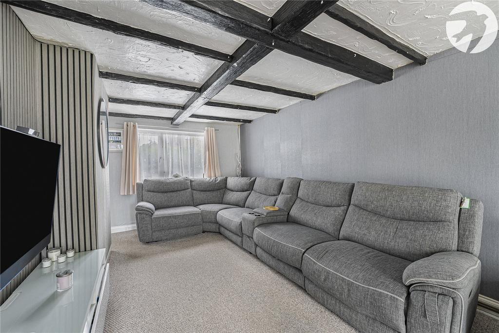 Lounge/Dining