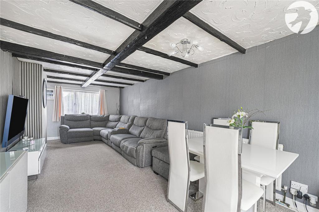Lounge/Dining