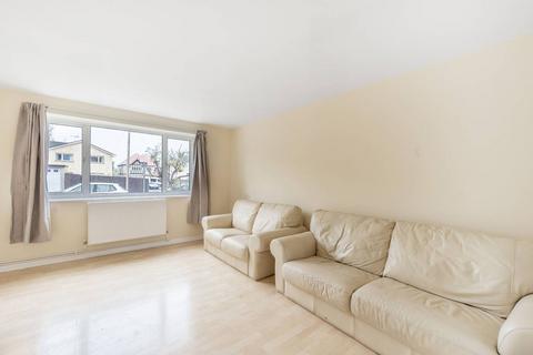 3 bedroom semi-detached house to rent, Wychwood Way, HA6, Northwood, HA6