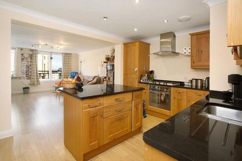 2 bedroom flat for sale, St. Josephs Court, Carlton Place, TQ14