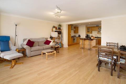 2 bedroom flat for sale, St. Josephs Court, Carlton Place, TQ14