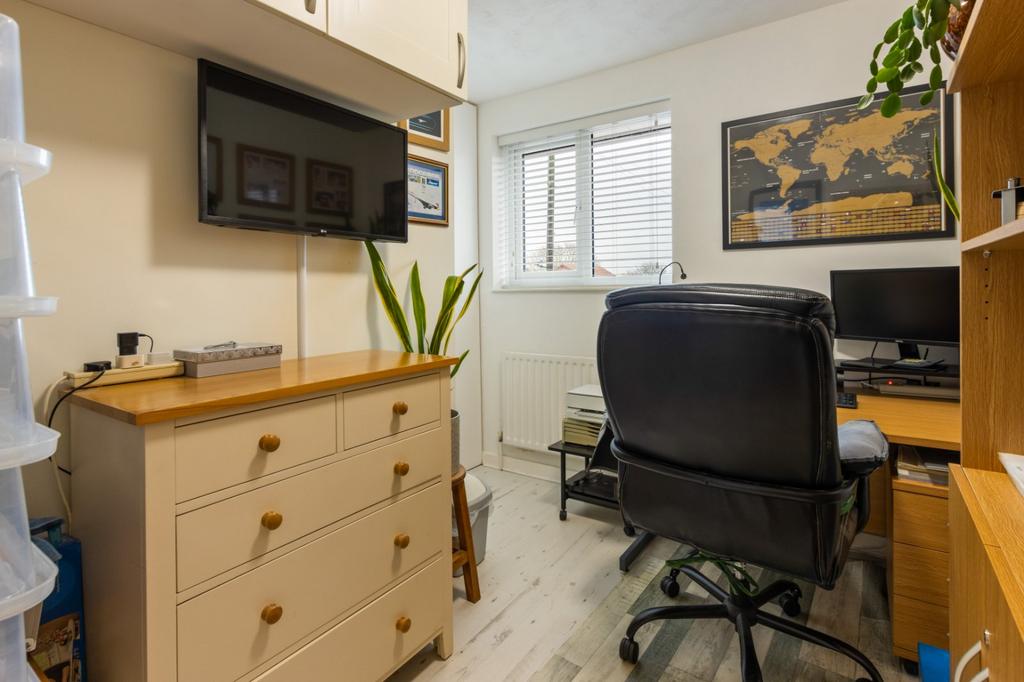 Bedroom/Office