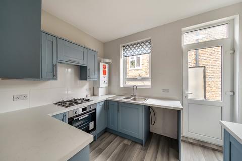 2 bedroom apartment for sale, Mount Pleasant Road, London