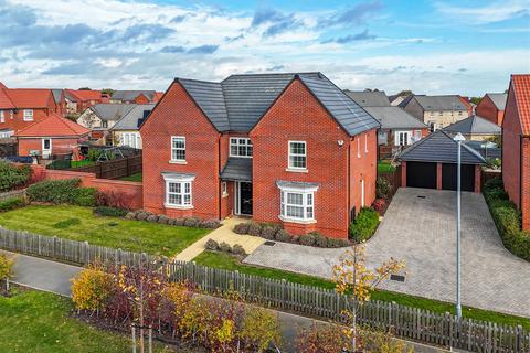 5 bedroom detached house for sale, Regatta Road, Burnham-On-Crouch