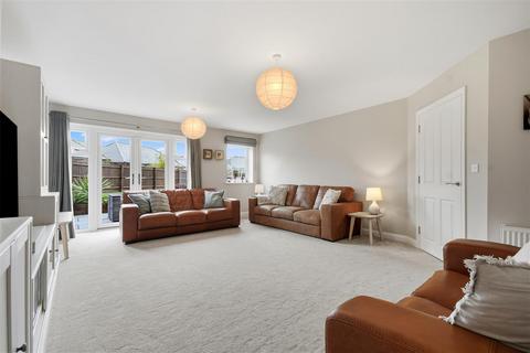 5 bedroom detached house for sale, Regatta Road, Burnham-On-Crouch