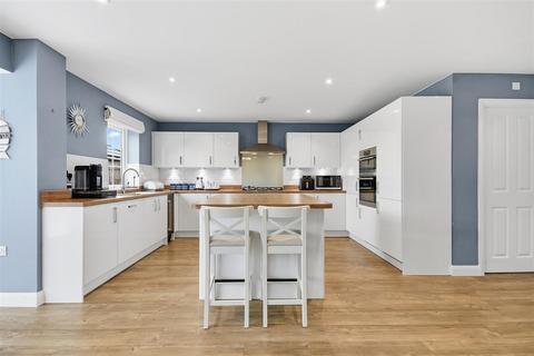 5 bedroom detached house for sale, Regatta Road, Burnham-On-Crouch