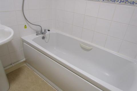 2 bedroom semi-detached bungalow to rent, 291 Gurnard Pines, Cockleton Lane, Cowes