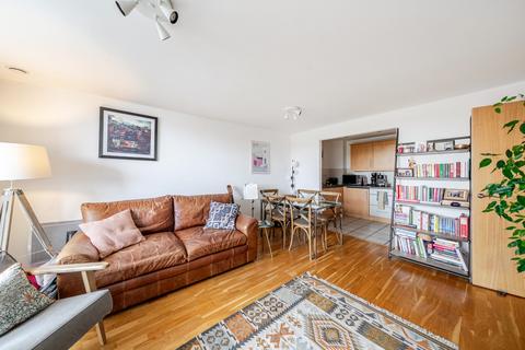 1 bedroom apartment for sale, Holland Gardens, Brentford, Middlesex