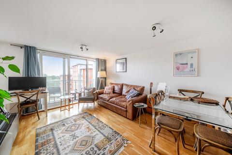 1 bedroom apartment for sale, Holland Gardens, Brentford, Middlesex
