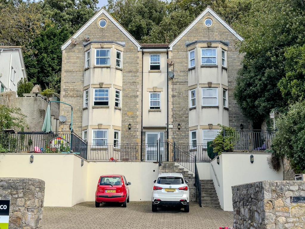 Falcon court new fro