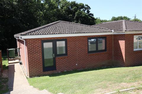 2 bedroom semi-detached bungalow to rent, Gurnard Pines, Cockleton Lane, Cowes