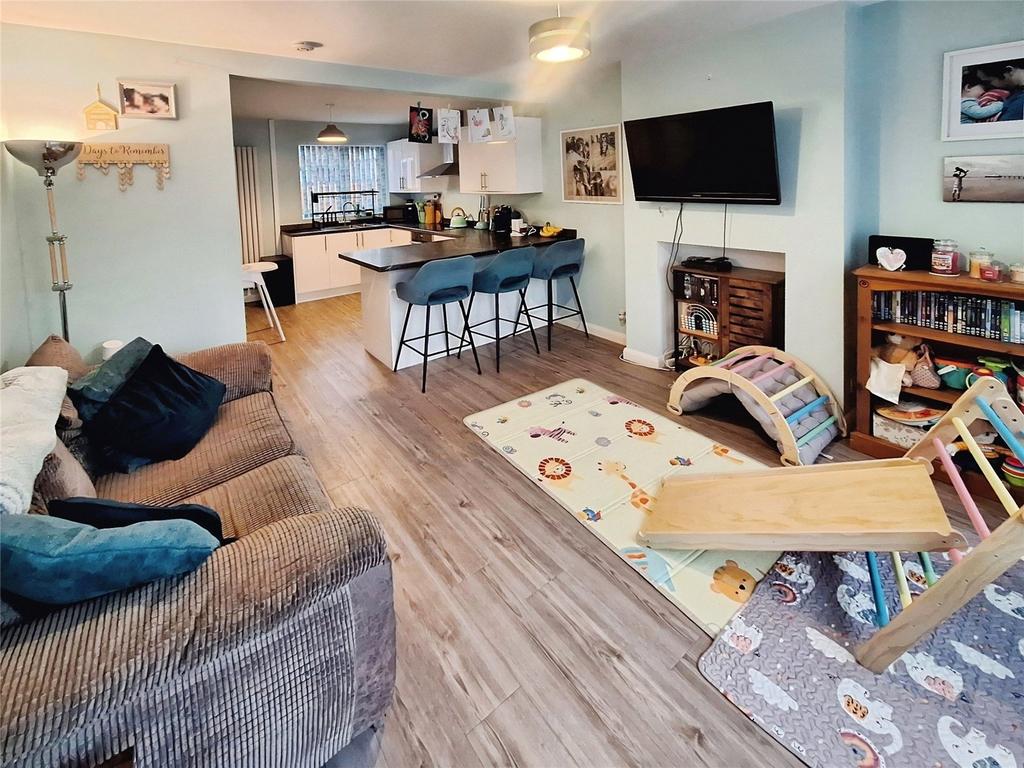 Loungediner/Kitchen