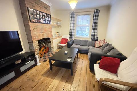 2 bedroom terraced house for sale, Meadow Road, Salisbury SP2