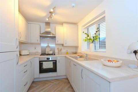 3 bedroom semi-detached house for sale, Holder Grove, Weir Hill, Shrewsbury