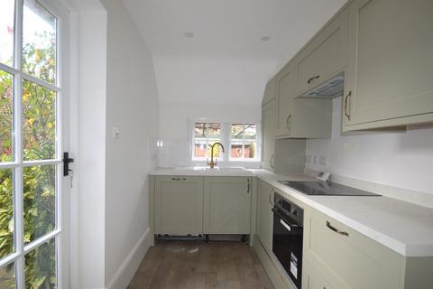 undefined, Little London, Chichester, PO19