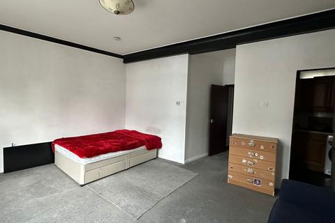 undefined, Flat 3, 31 Balham Hill, Wandsworth, London, SW12 9DX
