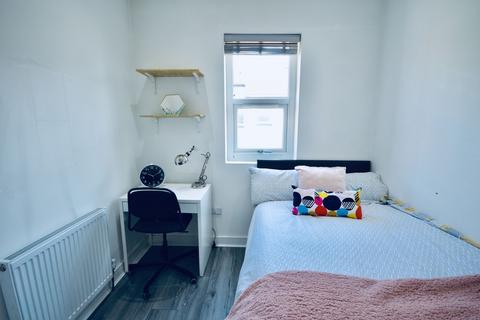 6 bedroom house to rent, Granville Road, Liverpool L15