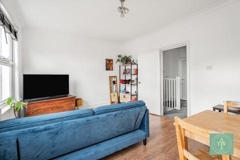 2 bedroom flat for sale, Pellatt Grove, Wood Green, London, N22