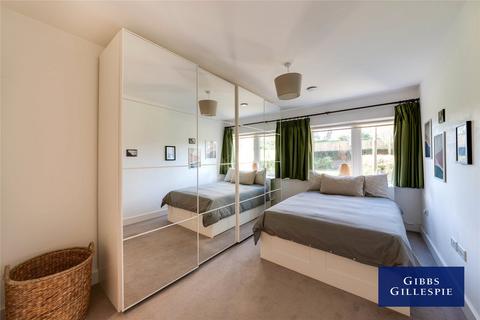 undefined, Frazer Nash Close, Isleworth, Middlesex