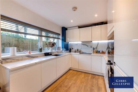 undefined, Frazer Nash Close, Isleworth, Middlesex