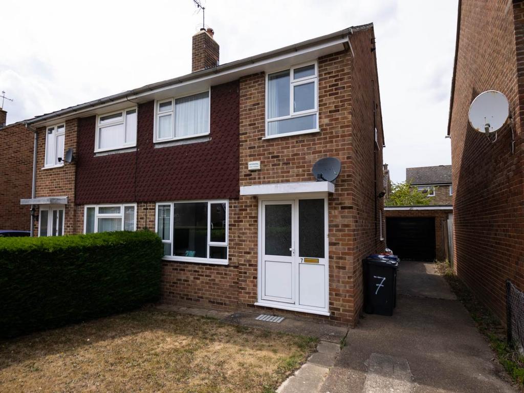 7 Brockenhurst Close