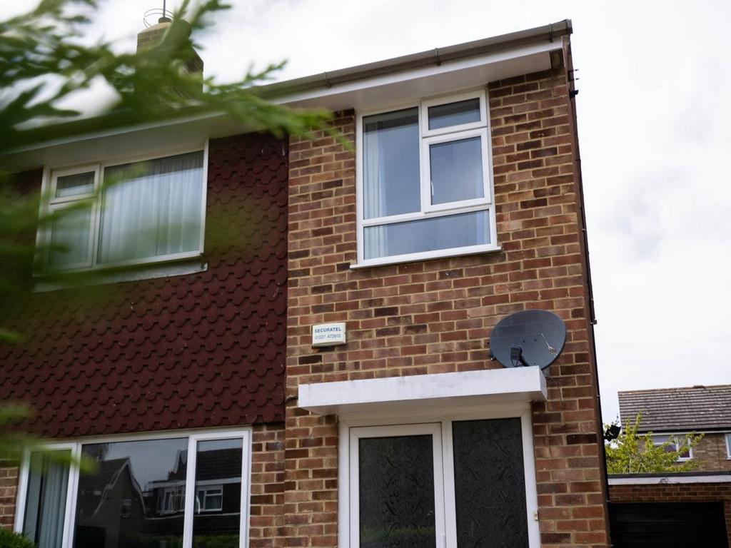 7 Brockenhurst Close