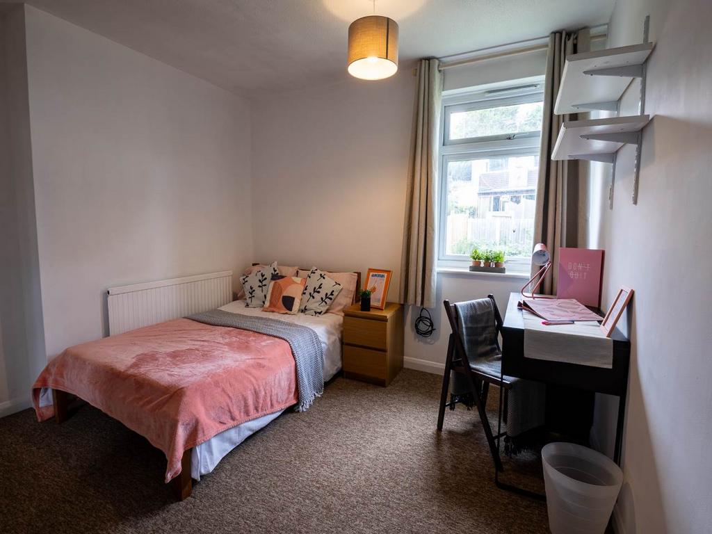 9 O-Canterbury-Studen