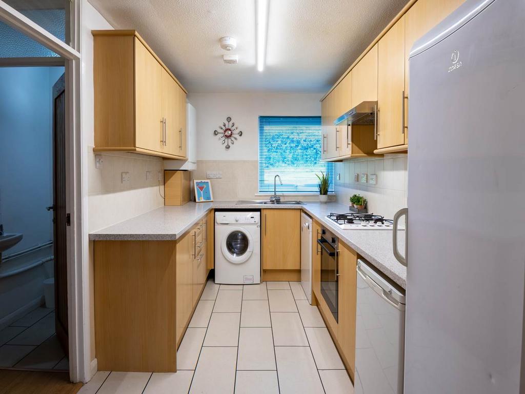 9 O-Canterbury-Studen
