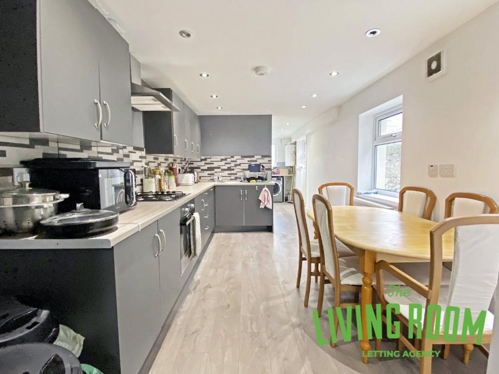 Kitchen 4