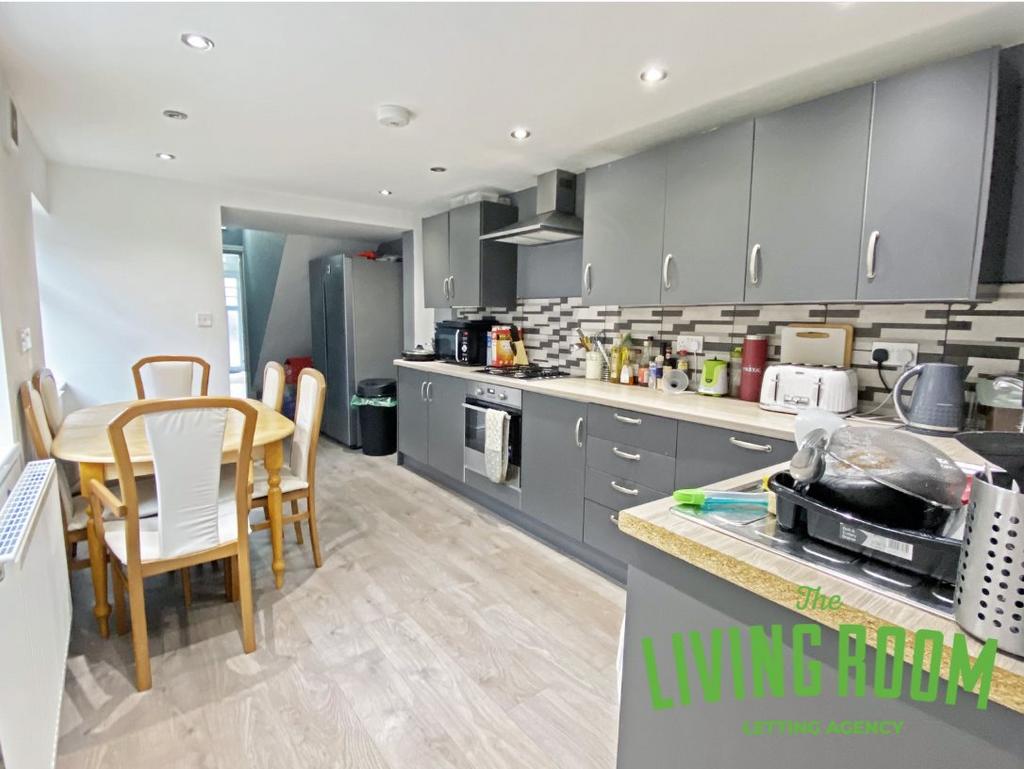 Kitchen 3