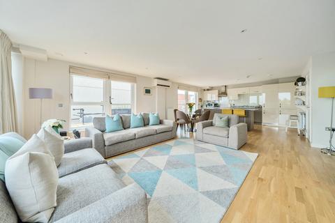 3 bedroom apartment for sale, High Street, Brentford, Middlesex
