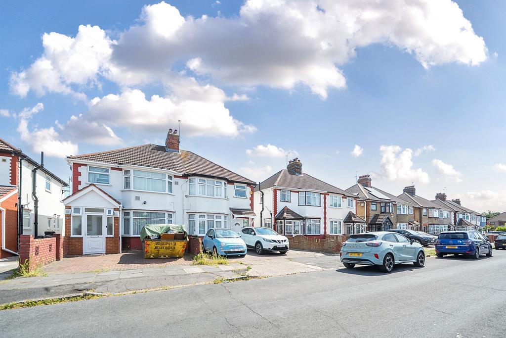 1295775-2-682c69e...