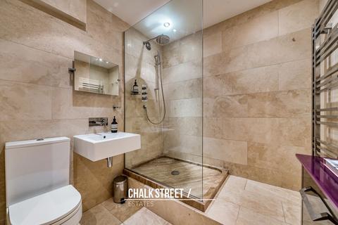 4 bedroom semi-detached house for sale, Wayside Avenue, Hornchurch, RM12