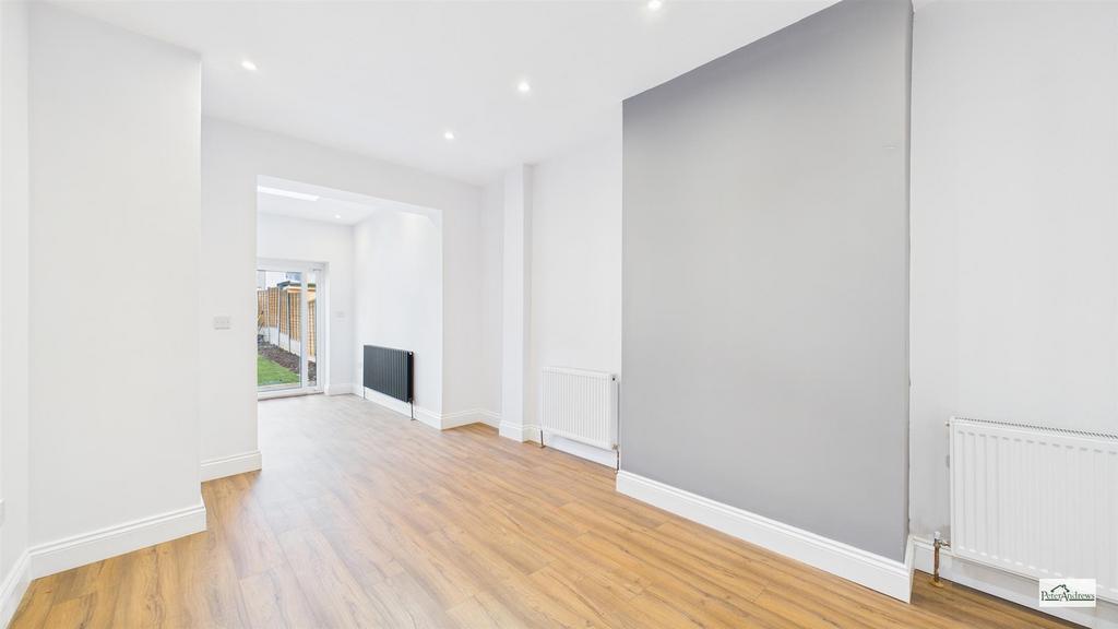 CAM02085 G0-PR0214-STILL025.jpg