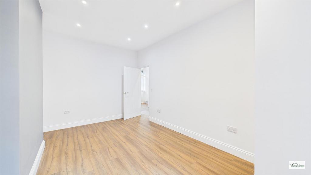 CAM02085 G0-PR0214-STILL026.jpg