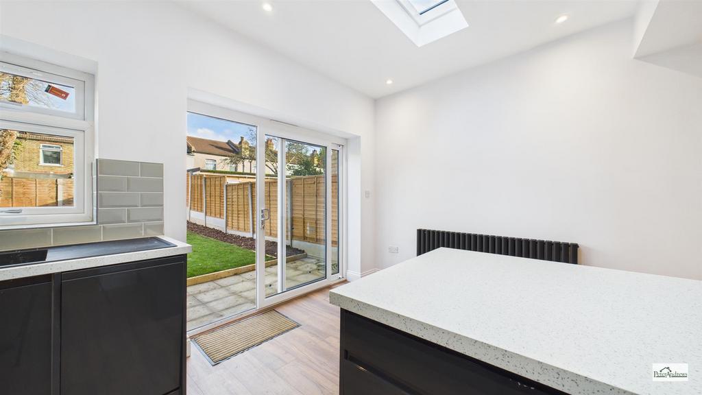 CAM02085 G0-PR0214-STILL032.jpg