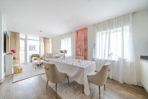 Frazer Nash Close, Isleworth