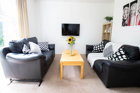 5 bedroom house to rent, Mead Way, Canterbury, Kent