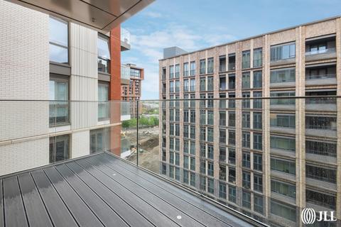 2 bedroom apartment to rent, Lexington Gardens London SW11