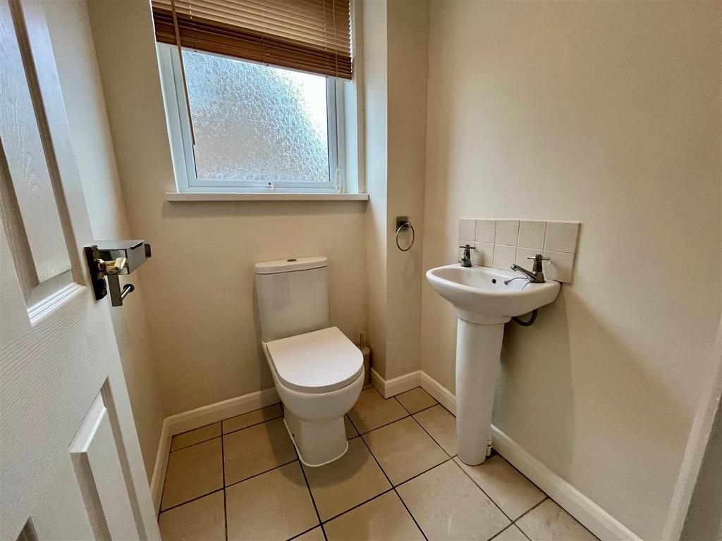 Cloakroom WC.jpg