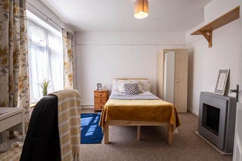 6 bedroom house to rent, Crown Gardens, Canterbury, Kent